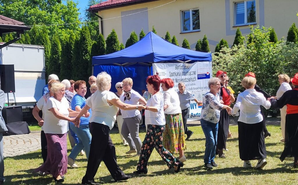 Uczestnictwo seniorek w XXVII Bartoszyckich Spotkaniach Artystycznych Osób Niesamodzielnych