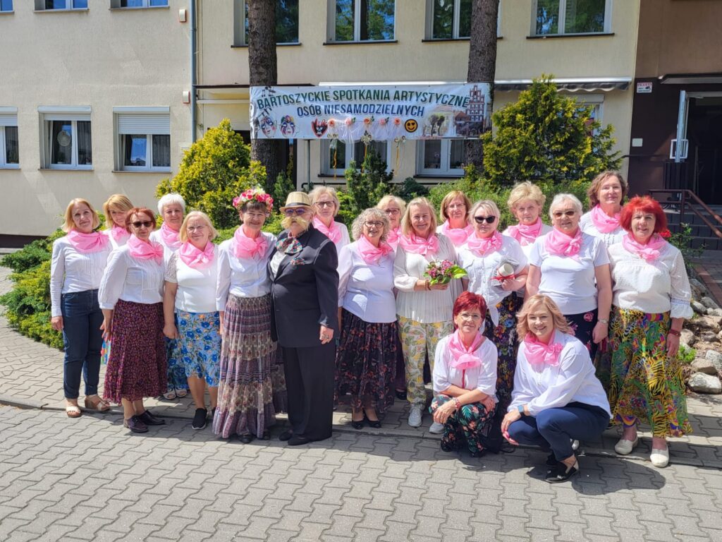 Uczestnictwo seniorek w XXVII Bartoszyckich Spotkaniach Artystycznych Osób Niesamodzielnych