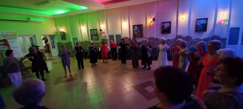 Integracja Seniorów na Balu Andrzejkowym w Bartoszycach