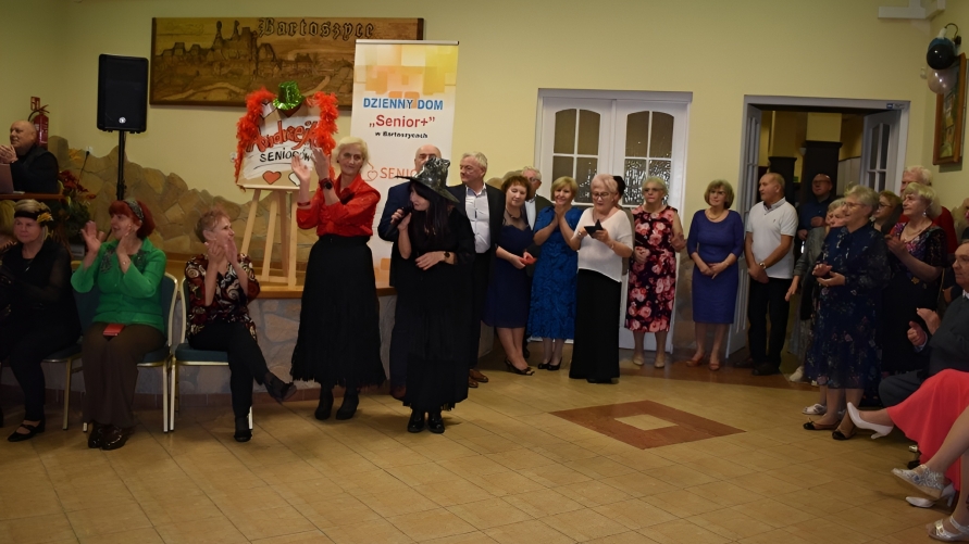Integracja Seniorów na Balu Andrzejkowym w Bartoszycach